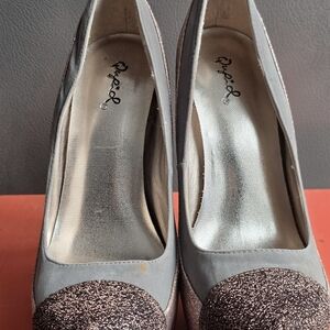 Qupid Gray Glitter Round-Toe Pumps